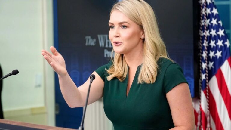 व्हाइट हाउस प्रेस ब्रीफिंग में हाई-वोल्टेज ड्रामा: पत्रकार को कहा वामपंथी, सवाल-जवाब के बीच भड़की तीखी नोकझोंक