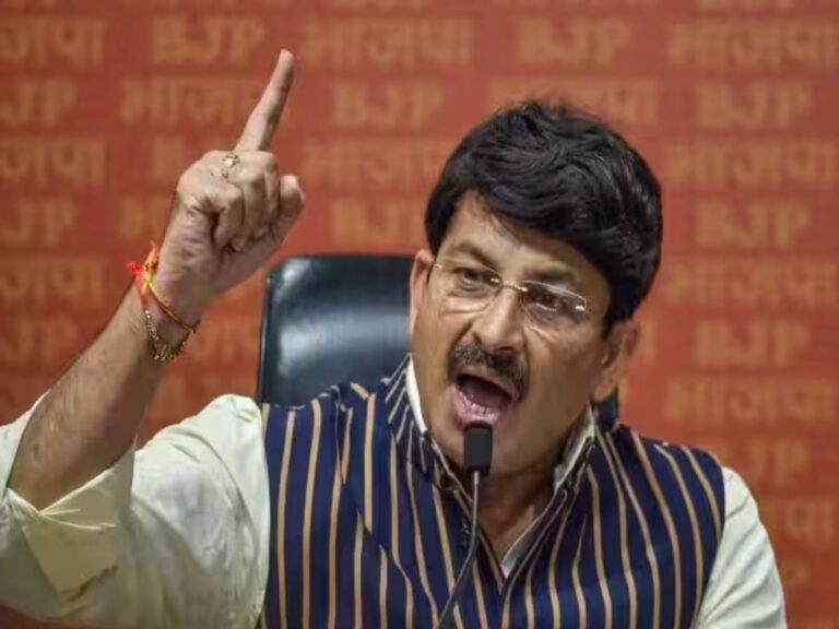 सांसद मनोज तिवारी के नाम पर ‘फेक’ खेल, दिल्ली पुलिस के पास पहुंचे भोजपुरी सुपरस्टार