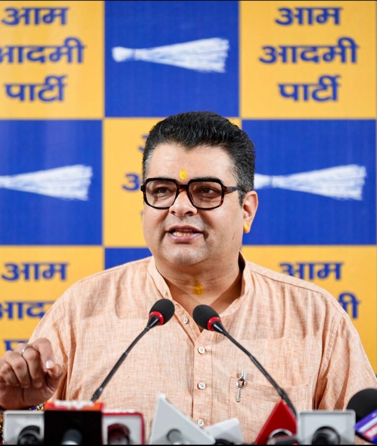 मानसून से पहले दिल्ली के नालों की बदहाली पर अंकुश नारंग का हमला, बोले- भाजपा सरकार फिर राजधानी को डुबाने की तैयारी में