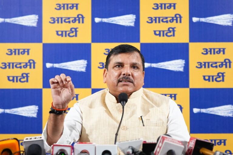 650 करोड़ के कथित दवा घोटाले पर आम आदमी पार्टी का हमला, संजय सिंह ने उठाए कई बड़े सवाल