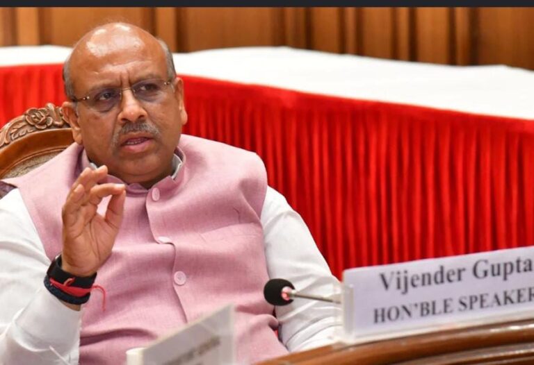 रोहिणी में मेगा वृक्षारोपण अभियान का शुभारंभ, दिल्ली विधानसभा अध्यक्ष विजेंद्र गुप्ता ने हर नागरिक से पेड़ों की जिम्मेदारी निभाने का किया आह्वान