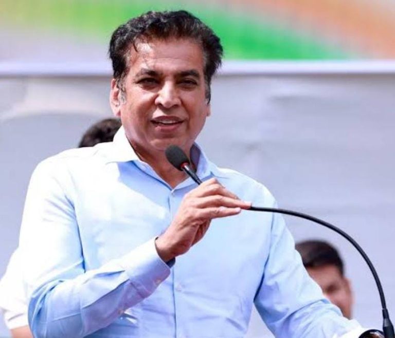 28 अगस्त को महिलाओं को 2500 रुपये देने का वादा पूरा न होने पर देवेंद्र यादव ने भाजपा सरकार को घेरा