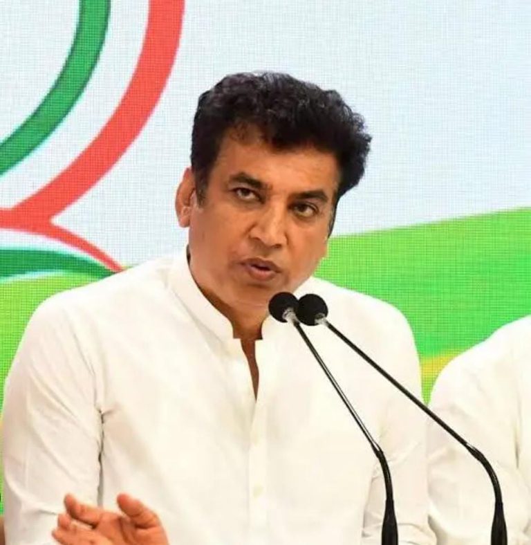 दिल्ली में CNG के दाम बढ़ने पर कांग्रेस का भाजपा सरकार पर हमला, देवेंद्र यादव ने पूछा—दूसरे राज्यों में दाम नहीं बढ़े तो दिल्ली की जनता पर ही बोझ क्यों?