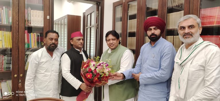 अखिलेश यादव से सुनील सिंह की मुलाकात, 2027 विधानसभा चुनाव को लेकर हुई अहम बातचीत