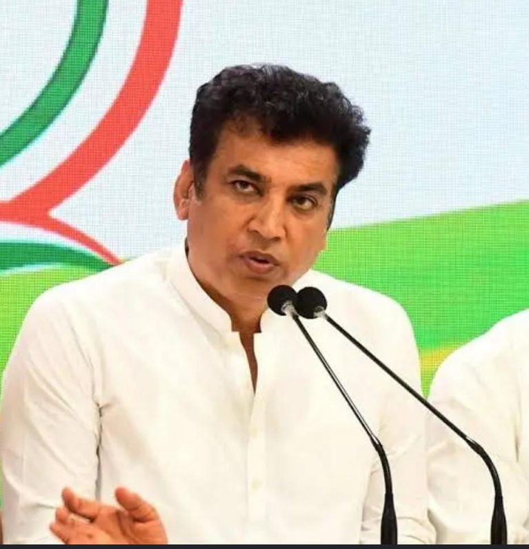 घटिया सड़क पर सवाल पूछने पर थप्पड़ मारने का आरोप, देवेंद्र यादव ने भाजपा सरकार की कड़ी निंदा की